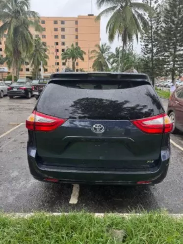 Toyota Sienna