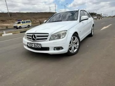 Mercedes-Benz C200