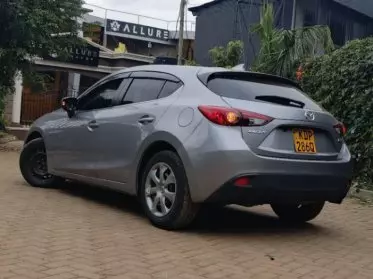 Mazda Axela 