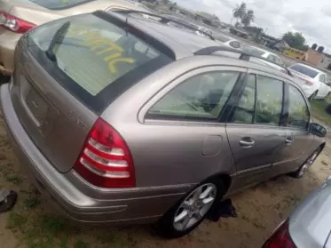 Mercedes-Benz C 240