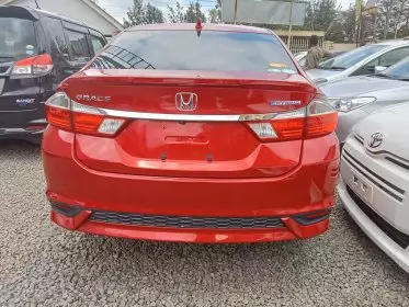 Honda Grace Hybrid