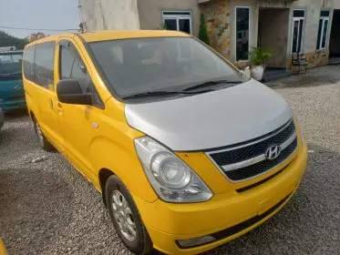Hyundai H-1 Starex
