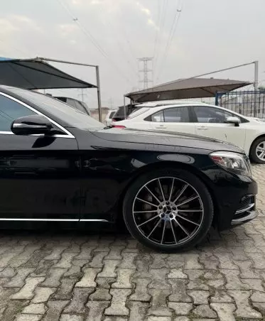 Mercedes-Benz S 550