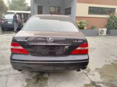 Lexus LS 430