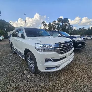 Toyota Landcruiser  V8
