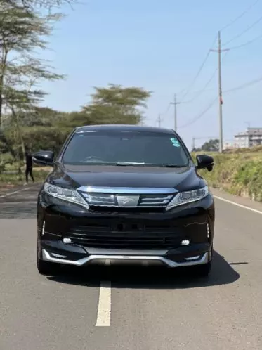 Toyota Harrier hybrid 
