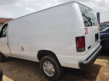 Ford E 250