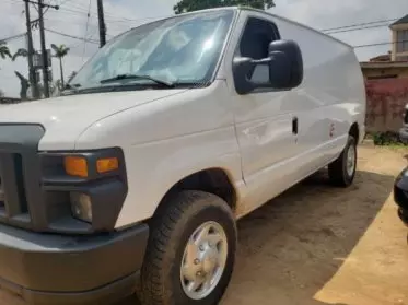 Ford E 250
