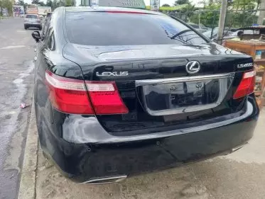 Lexus LS 460
