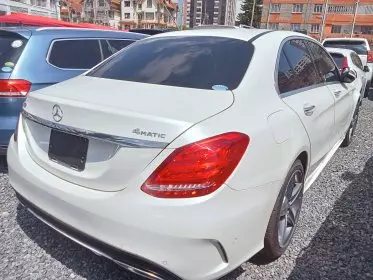 Mercedes-Benz C200
