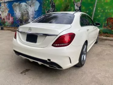 Mercedes-Benz C 180