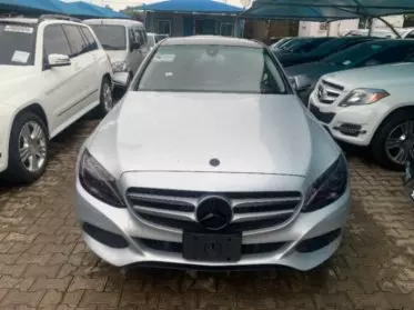 Mercedes-Benz 300