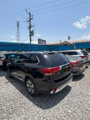 Mitsubishi OUTLANDER FORT