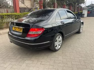 Mercedes-Benz C200