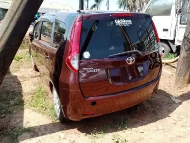 Toyota Passo Sette
