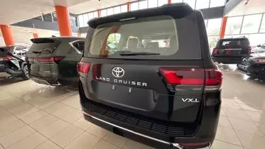 Toyota LAND CRUISER 300 LC300