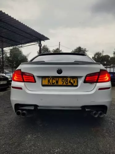 BMW 528i