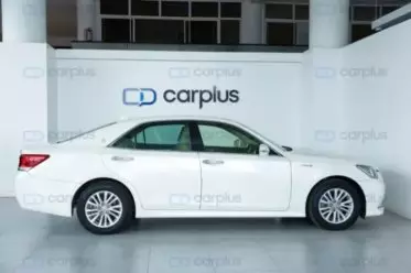 Toyota Crown Royal saloon Hybrid