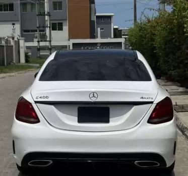 Mercedes-Benz C400