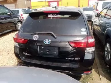 Toyota Fielder hybrid 