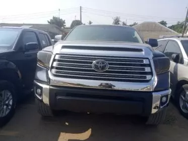 Toyota Sequoia