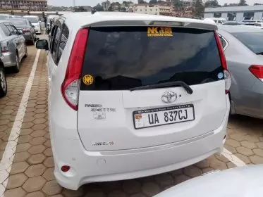 Toyota Passo Sette