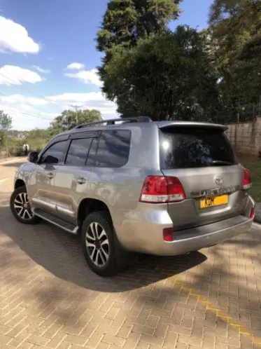 Toyota Landcruiser  V8