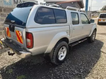 Nissan NP 300