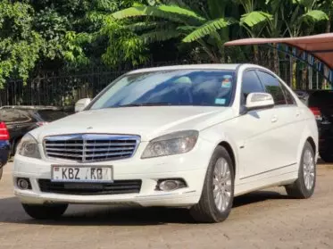 Mercedes-Benz C200