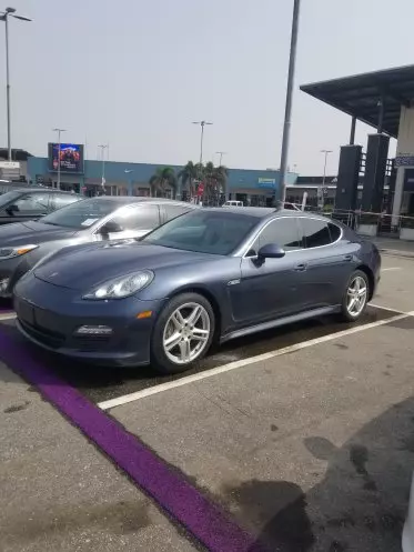 PORSCHE Panamera