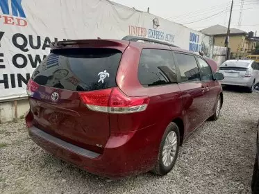 Toyota Sienna