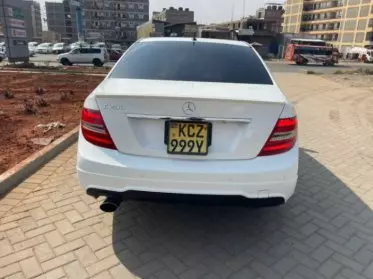Mercedes-Benz C200