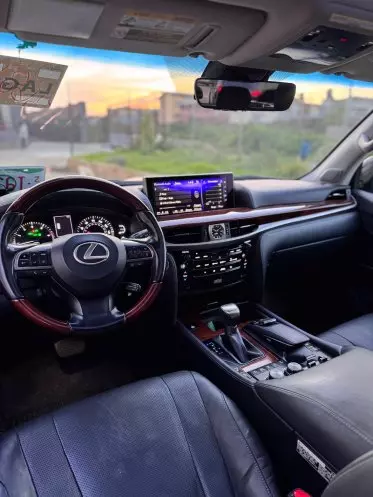 Lexus LX 570