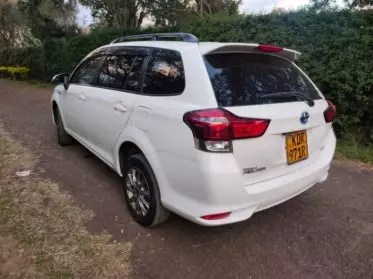 Toyota Fielder hybrid 