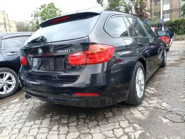 BMW 320i