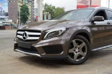 Mercedes-Benz 220