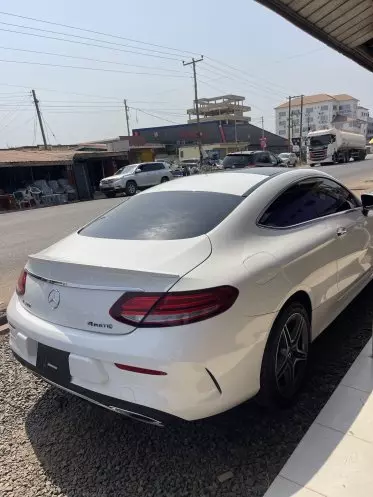 Mercedes-Benz C 300