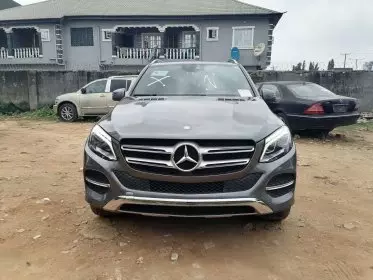 Mercedes-Benz 350