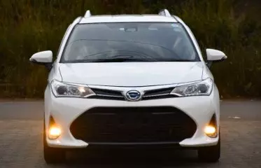 Toyota Fielder hybrid 