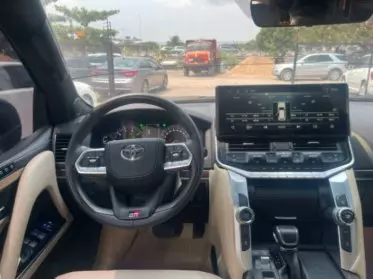 Toyota Landcruiser 300 VX