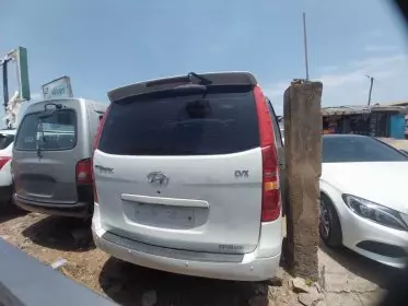 Hyundai H-1 Starex