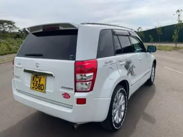 SUZUKI Escudo 
