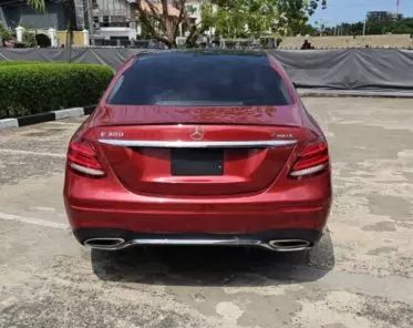 Mercedes-Benz E 300