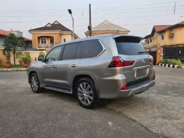 Lexus LX 570