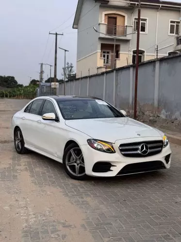 Mercedes-Benz E 300