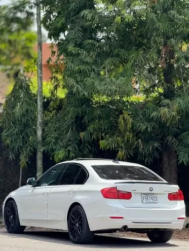 BMW 320i