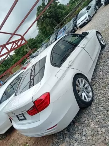 BMW 320i