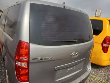 Hyundai H-1 Starex