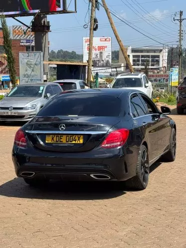 Mercedes-Benz C200