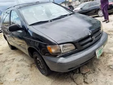 Toyota Sienna